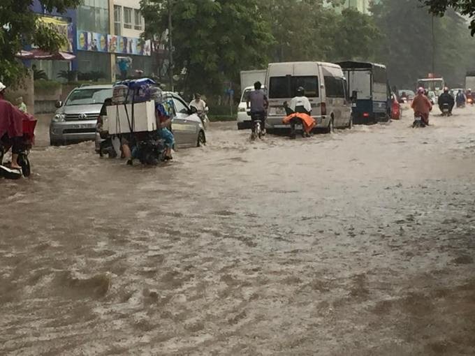 Ha Noi don dot ret dau tien voi duong ngap trang-Hinh-2